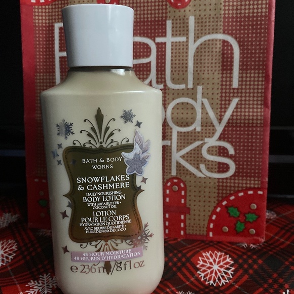 Snow Flakes & Cashmere: NWT! - Picture 1 of 2